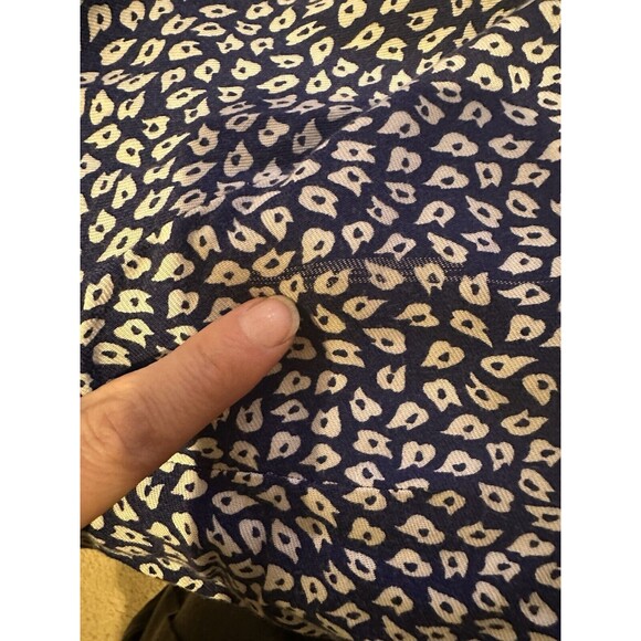 Amazon Essentials Women's M 3/4 Sleeve Button Popover Shirt Navy White Petals - Picture 11 of 11